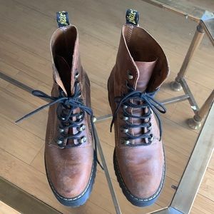 Dr. Martens leona boot, size 8